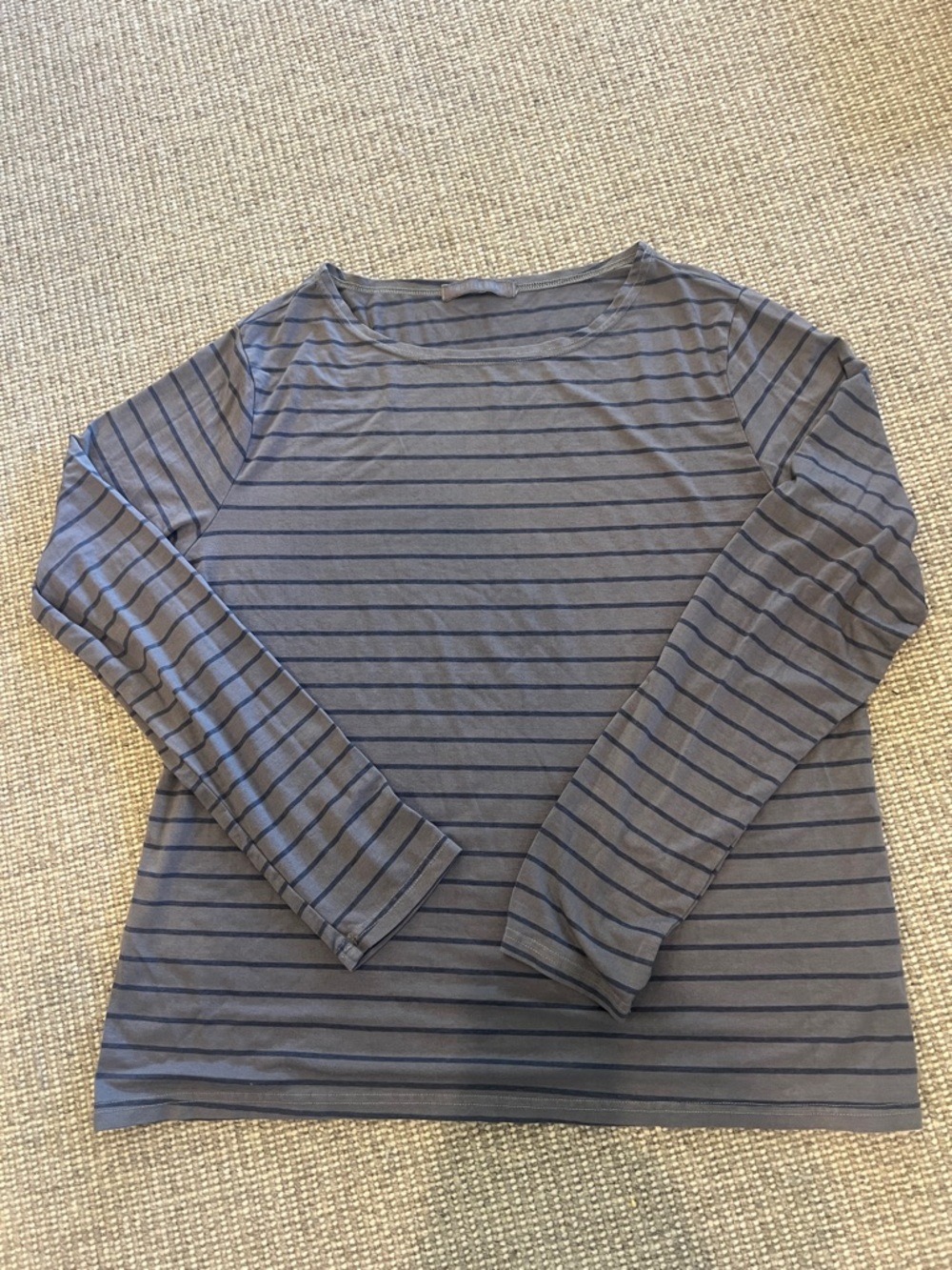 Cut Loose long sleeved t shirt.  Sz L